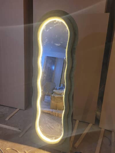 velvet trending mirror