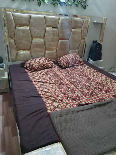 king size bed set with 2  side table and 3 door almari