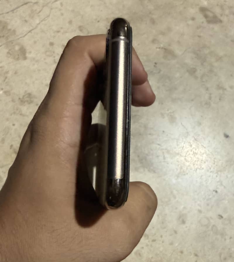 Iphone 11 pro max 2