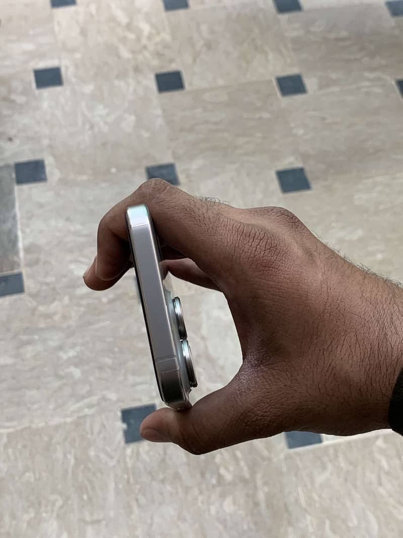 iphone 15 pro max 4