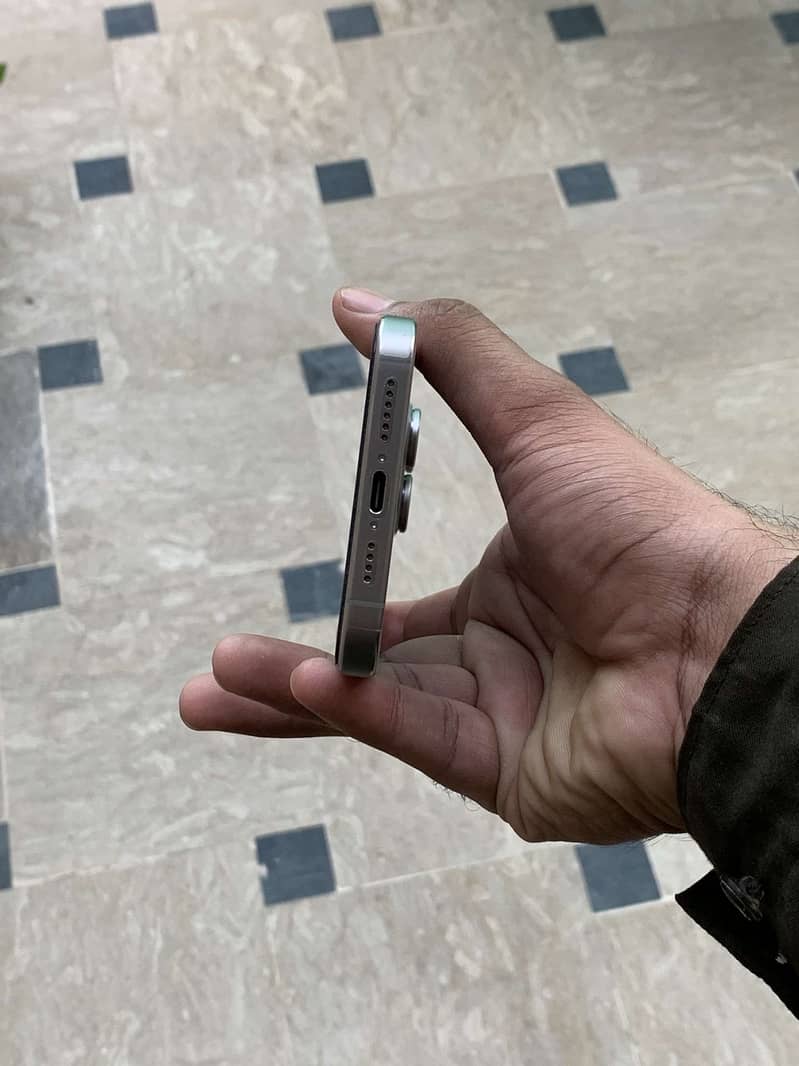 iphone 15 pro max 5