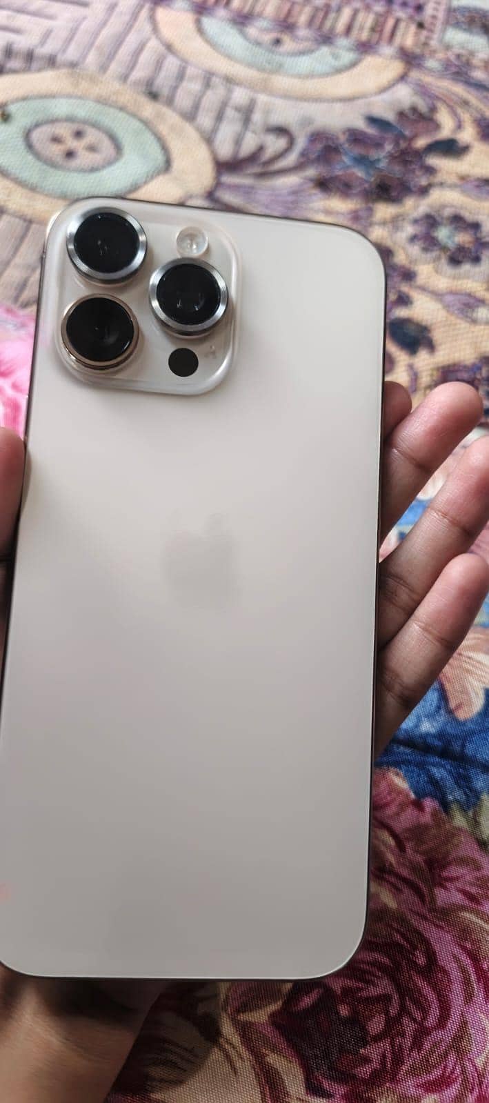 Iphone 16pro max 3