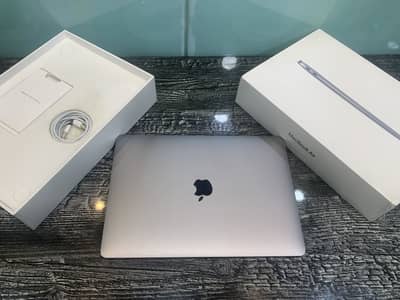 Macbook Air 2020 M1 8GB/256GB 13" Complete Box - Apple Laptop