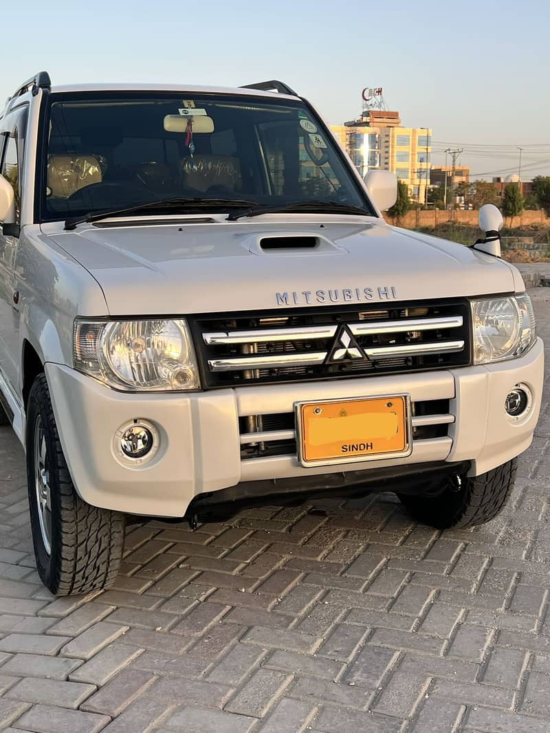 Pajero Mini 1