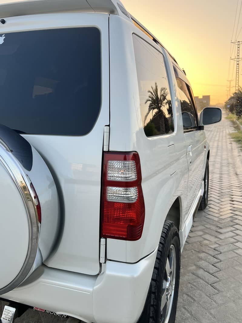 Pajero Mini 9