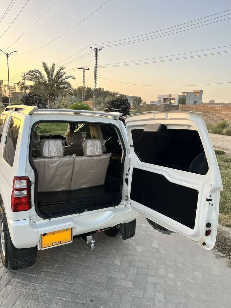 Pajero Mini 12