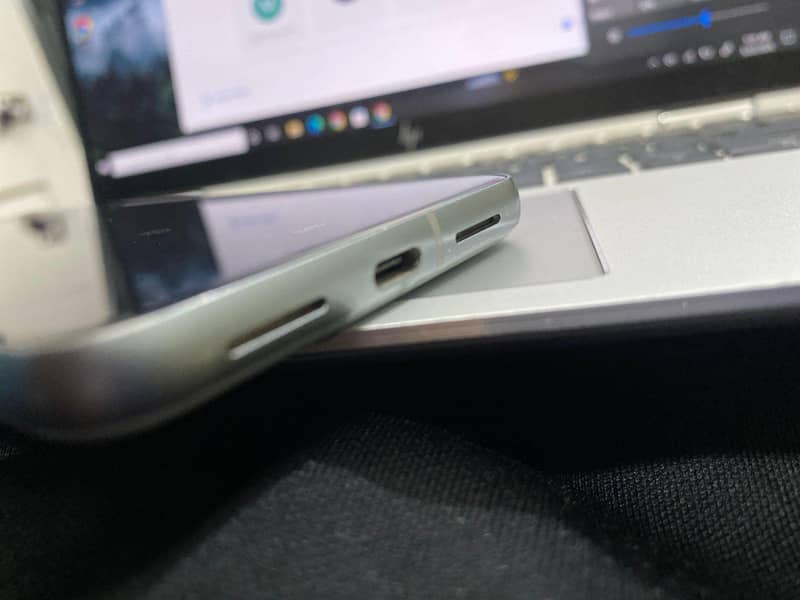 Google pixel 8 5