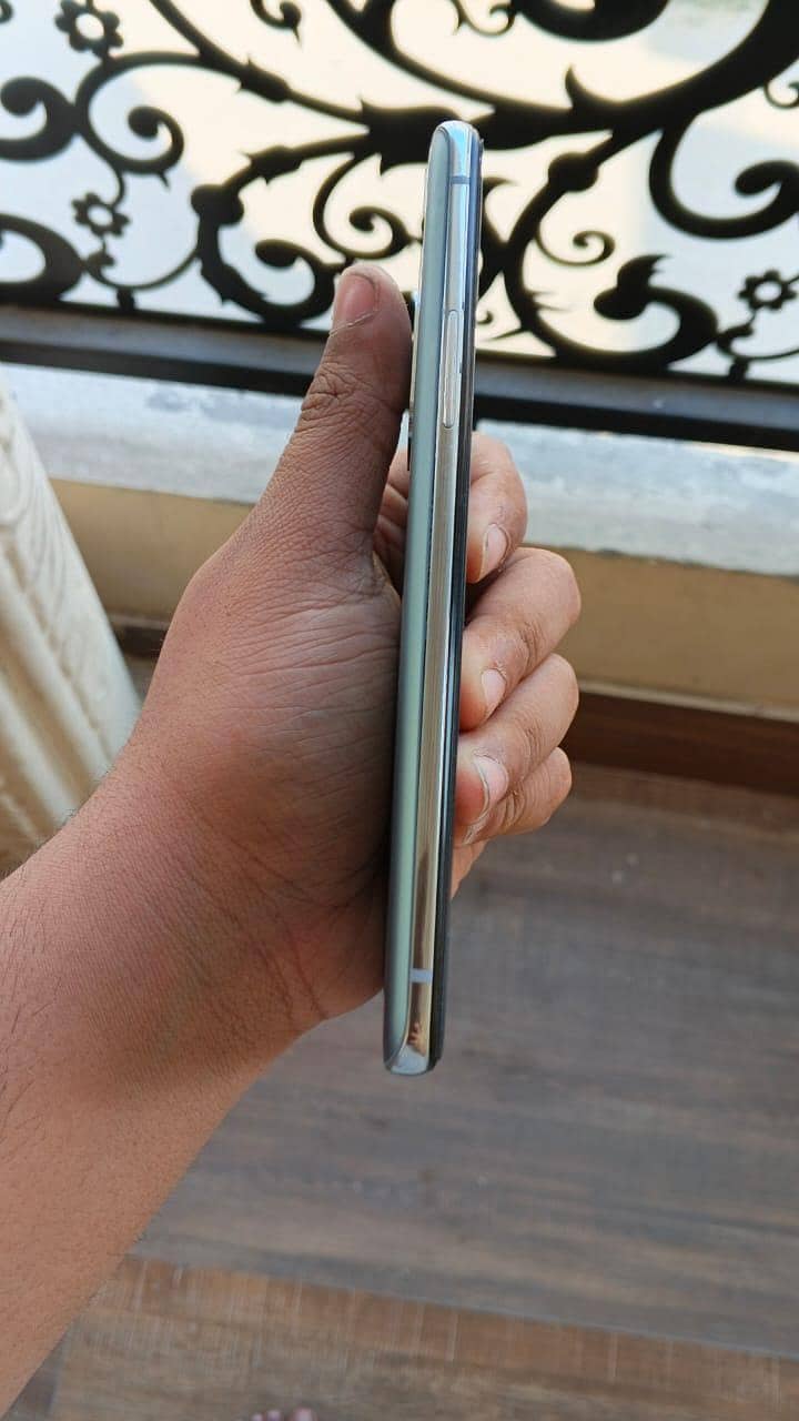 One Plus 8T 4