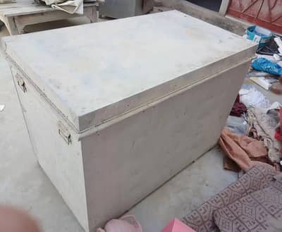 IRON TRUNK (SANDOOK)
