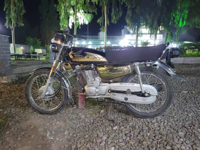 Honda CG 125s black gold edition
