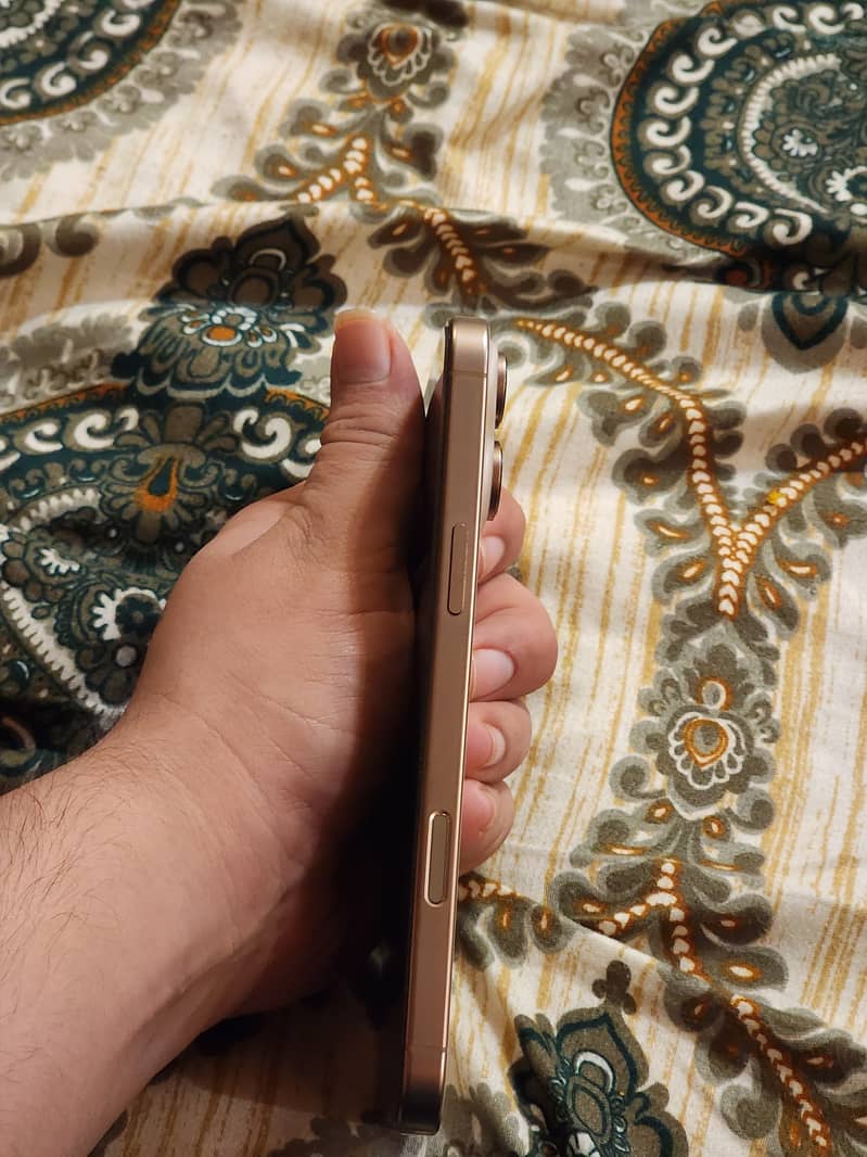 IPhone 16 pro max 1