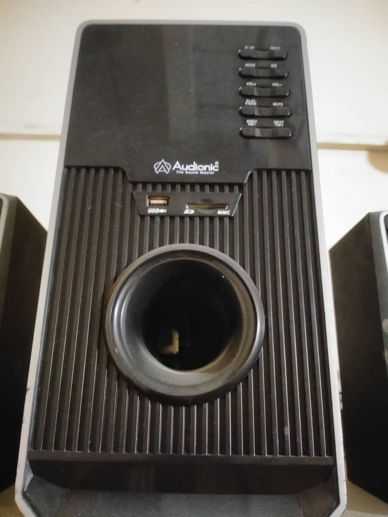 audionic woofer 10/10 condition 0