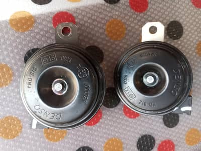 orignal horn pair brand new Yaris gli