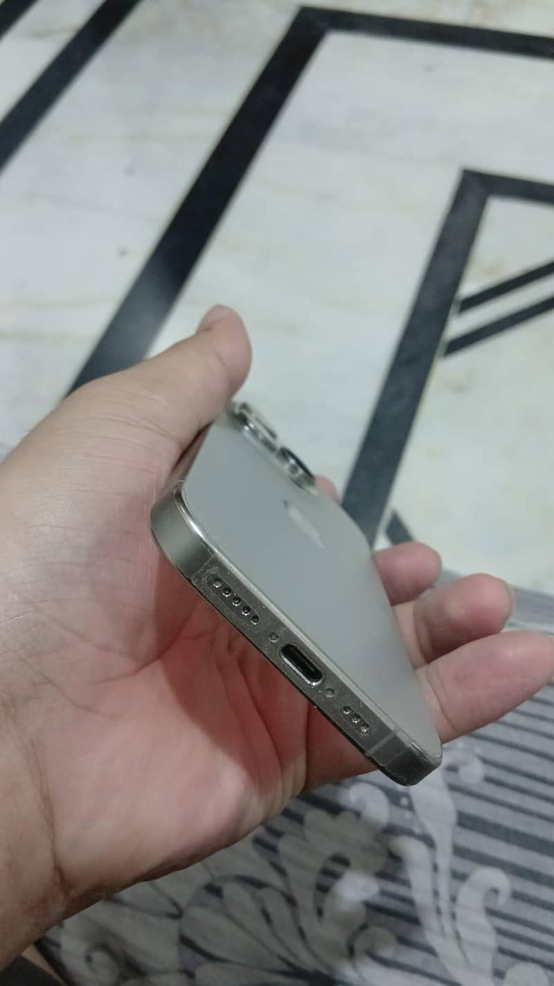 Iphone 15 Pro 3