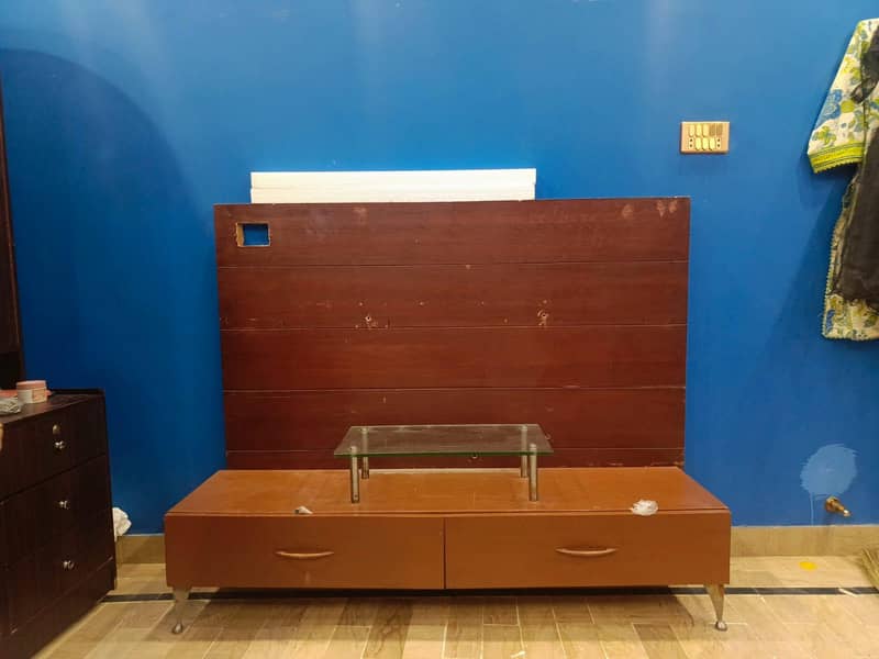 LCD stand 0