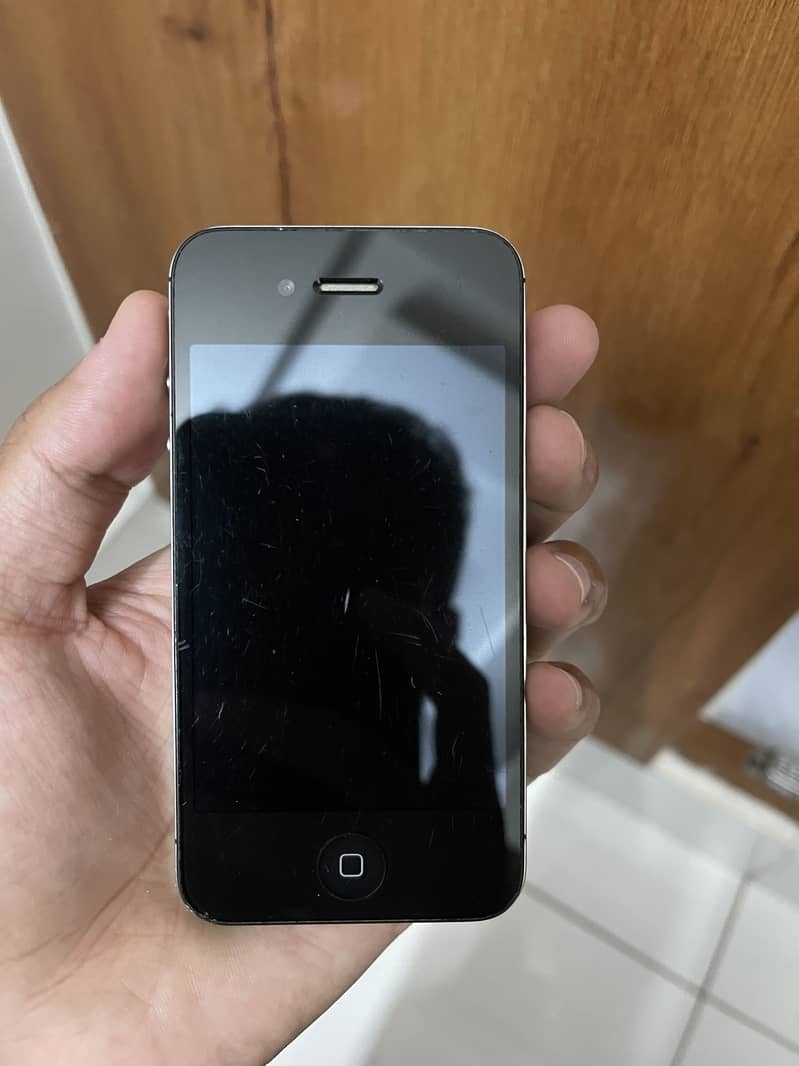 Apple Iphone 4s 0