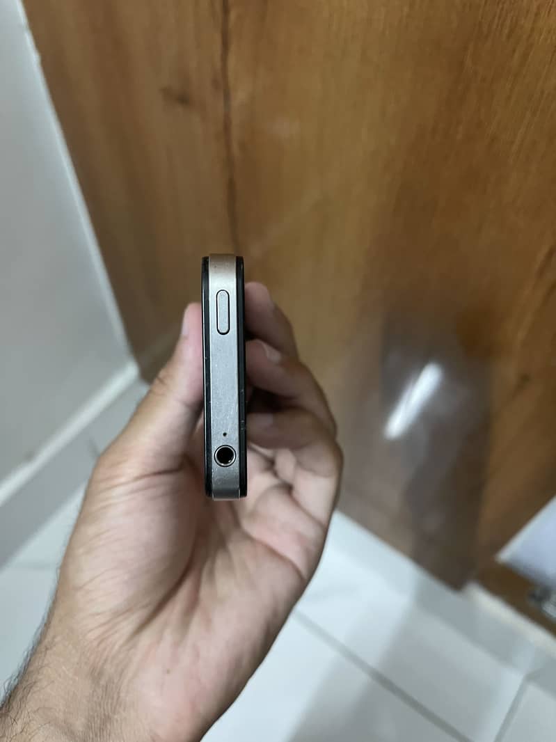 Apple Iphone 4s 4
