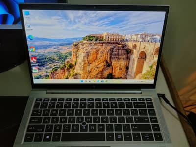 Hp Elitebook 840 G8 11th Gen 8/256 400 Nits display 10/10 Condition