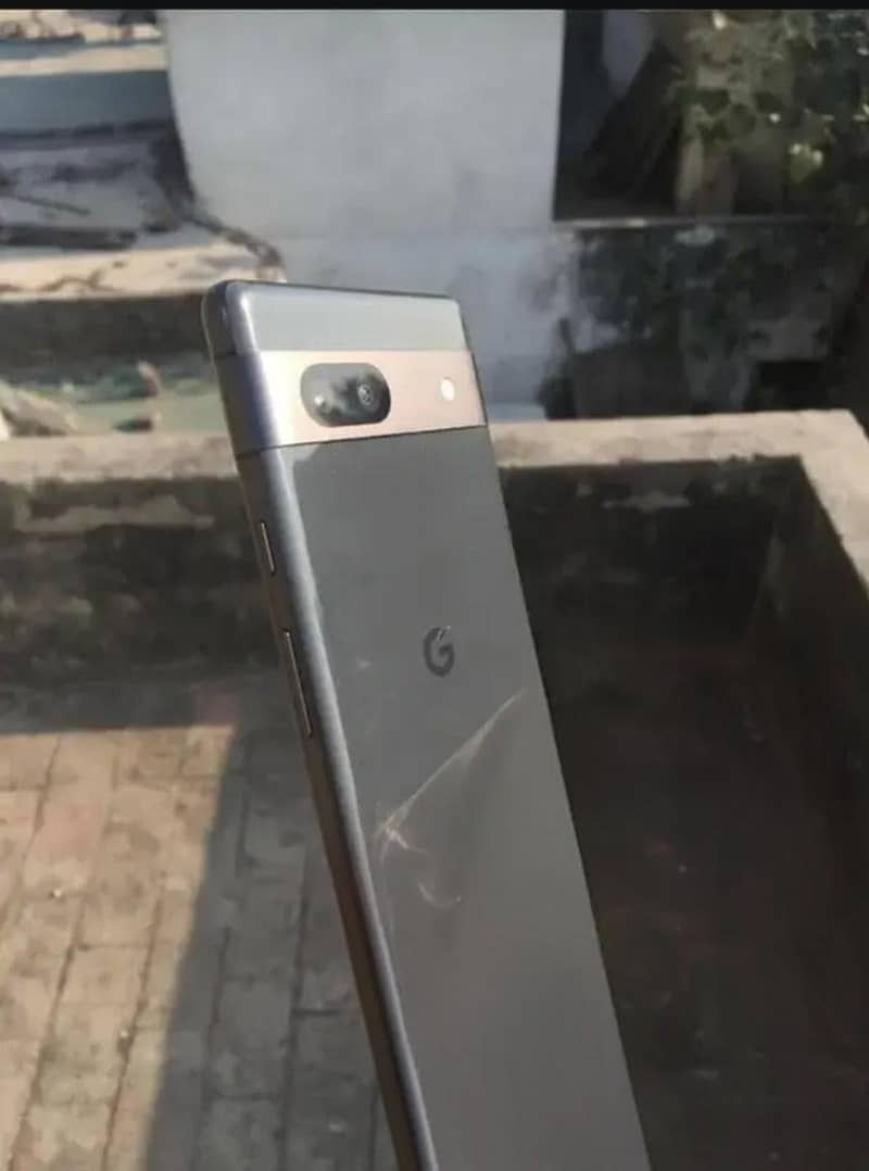 pixel 7a back 10/10 condition 2