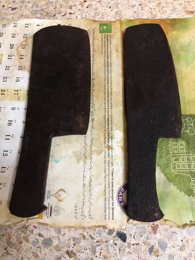 2 bugda  & 3 knife   1 bugda Rs 1200 each 1 big knife 800 2 small kni