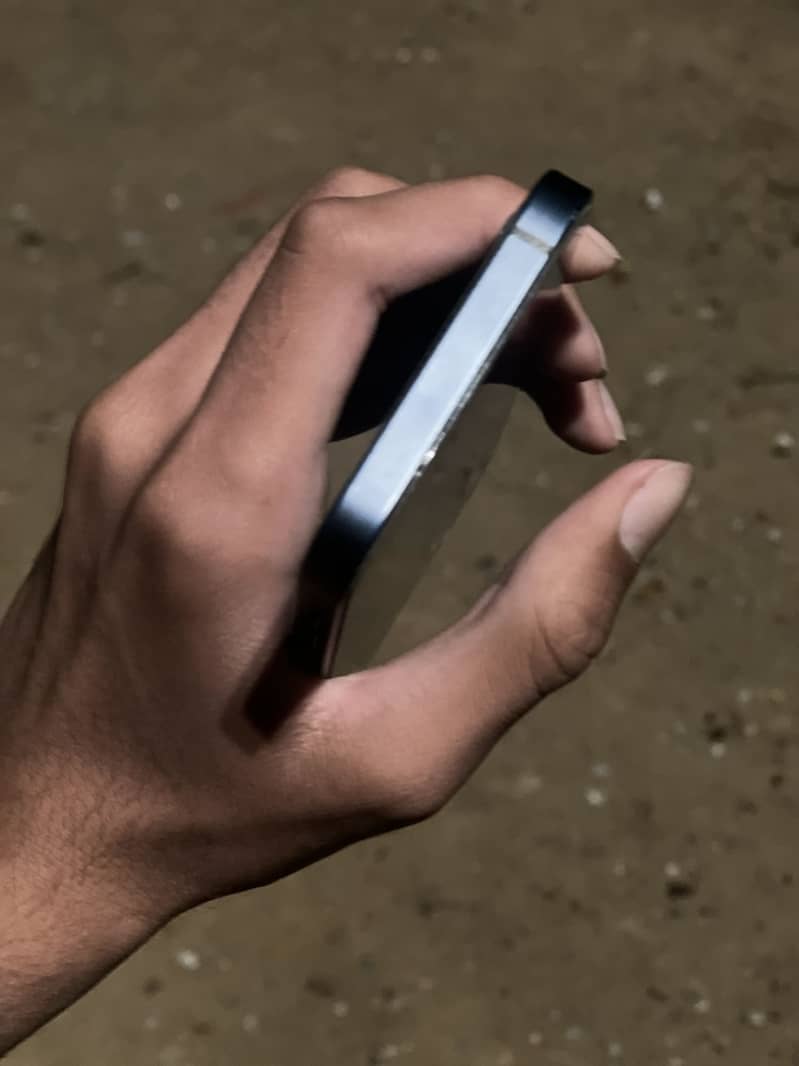 iPhone 12 0