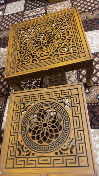 2 Center tables 1  large 1  small
