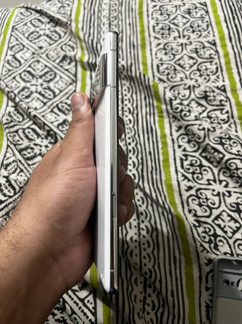 Google pixel 7 pro 4