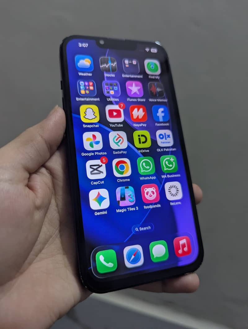 IPhone 13 2