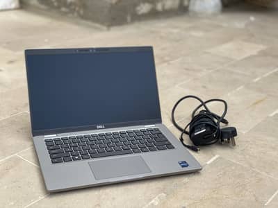 Dell Latitude 5430  i512th Gen