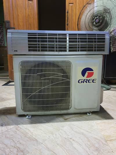 Gree 1 ton split ac good condition