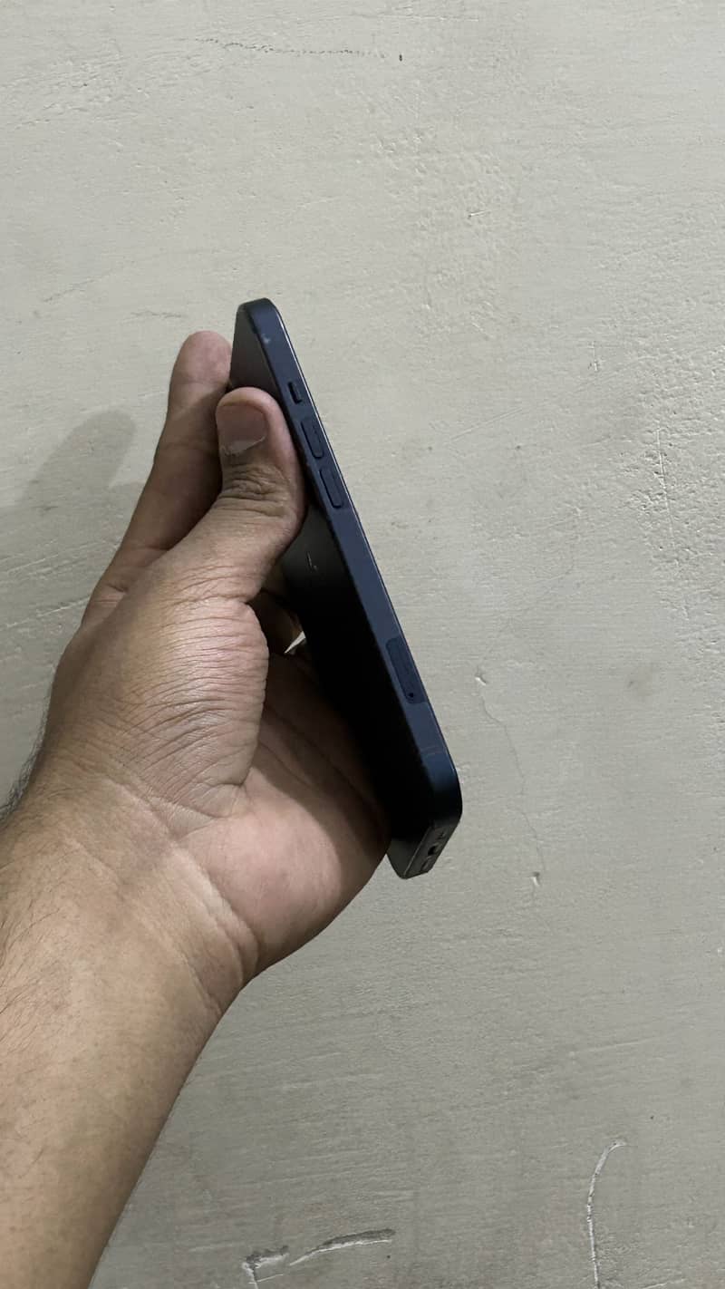 iPhone 13 2