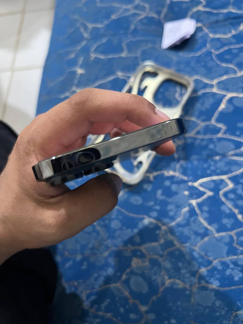 iphone 13 pro max 4