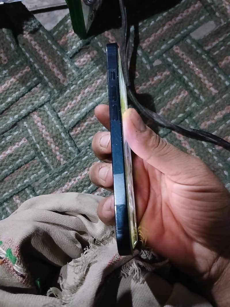 iPhone 14 2