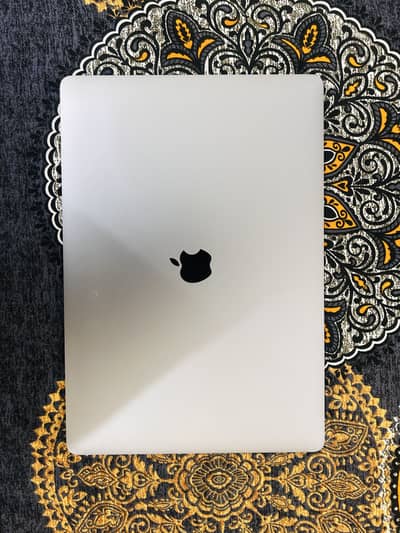 MACBOOK PRO 2019 15" CORE i9 1TB