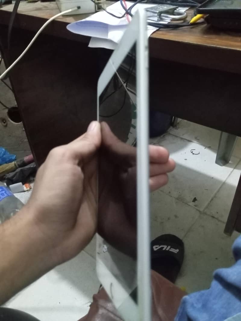 ipad mini 5 with box 4