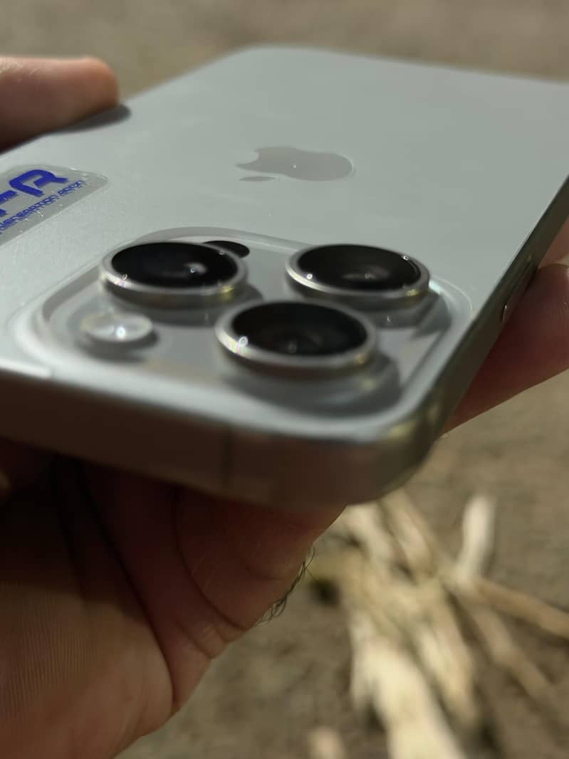 Apple iPhone 15 Pro max 1
