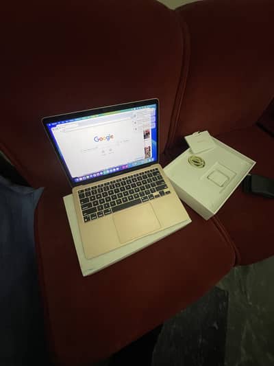 Macbook air m1 8/256gb 2020 model