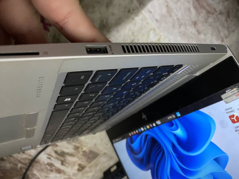 Hp Elitebook 840 g5 INTEL i7 8th generation  8 gb Ram DDR4 256 SSD 3