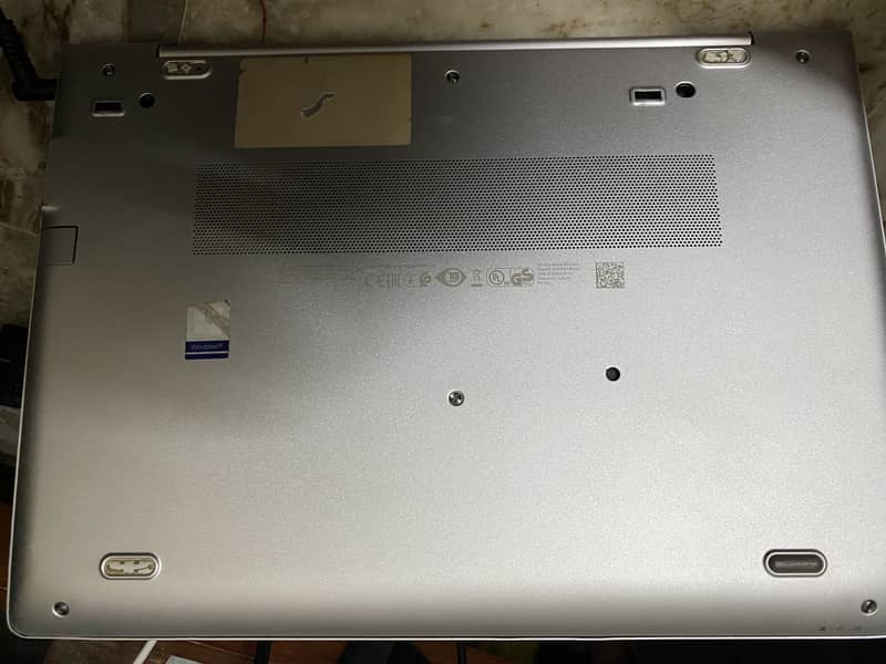Hp Elitebook 840 g5 INTEL i7 8th generation  8 gb Ram DDR4 256 SSD 5