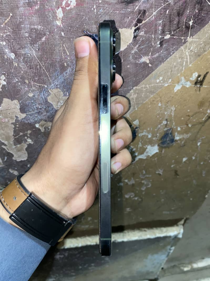 iPhone 13 Pro Max 3