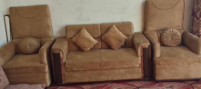 King Design Durable Stylish Sufa Set 15 years Foam Warranty 10/10 Cndn