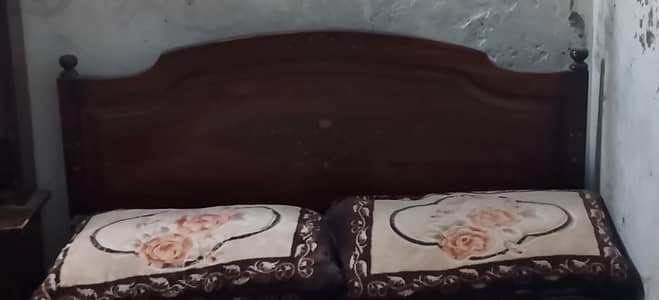 Durable Shawah Double Bed Set with Foam,Dressing table and Bed Sheet.