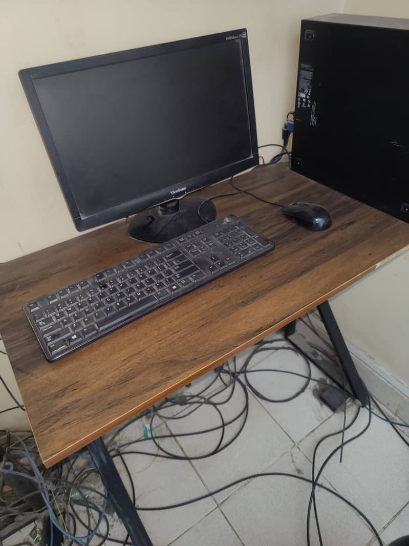 Office/home table. 1