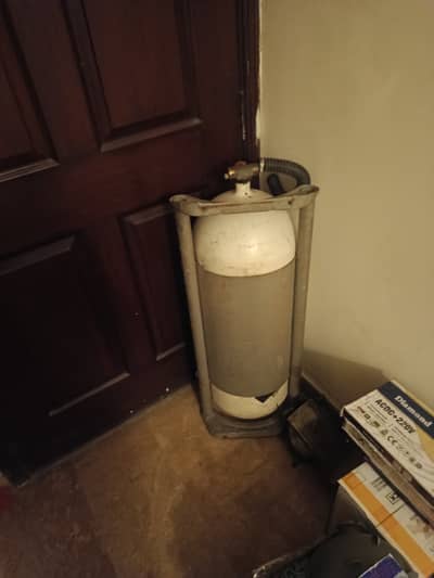 Suzuki Alto company CNG kit and Cylinder