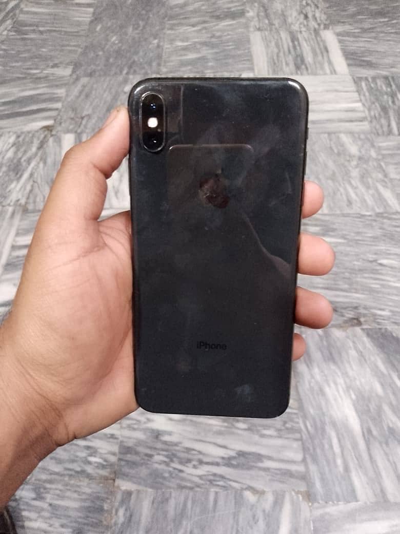 iPhone XS Max 1