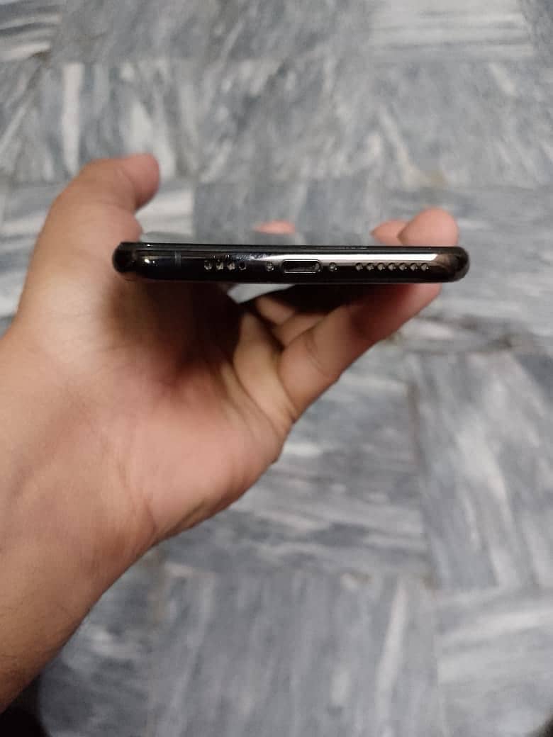 iPhone XS Max 2