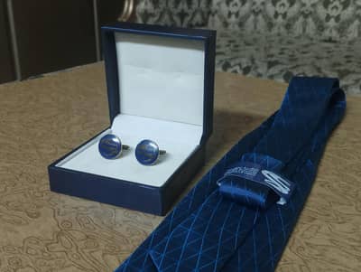 Official FIFA Qatar 2022 World Cup Tie & Cufflink Set - unused