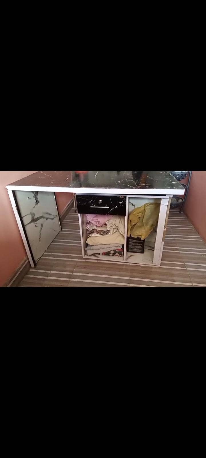 table counter and table 6