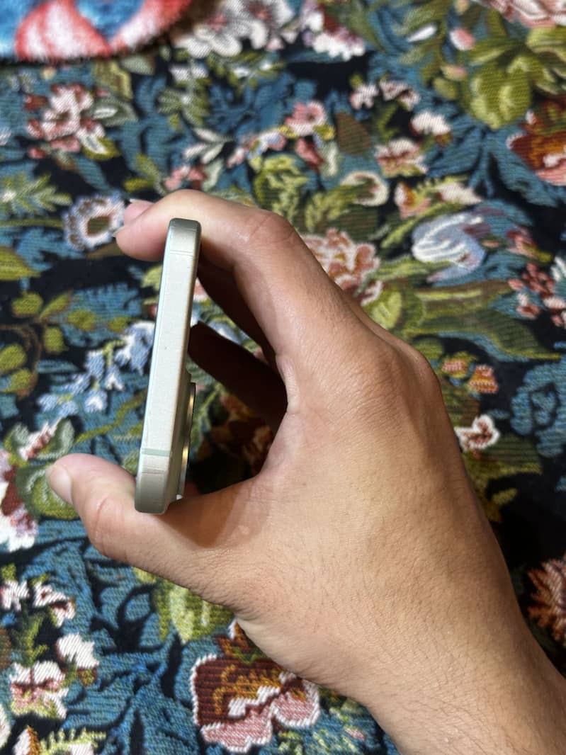 iPhone 15 1