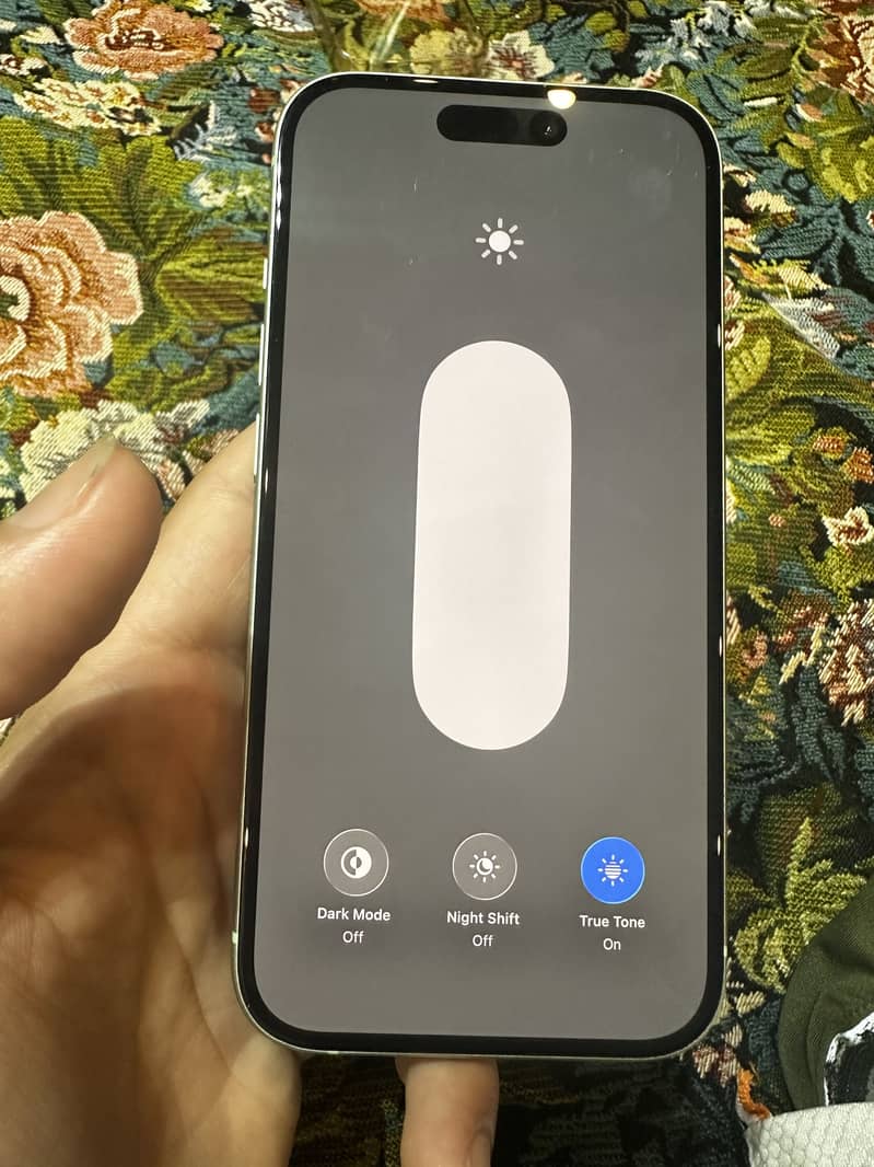 iPhone 15 2